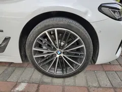 2021 BMW 5 Series 530Li Leading M Sport Package, белый — фото 24