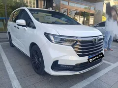 2022 Honda Odyssey 2.0L e:HEV, белый — фото 3