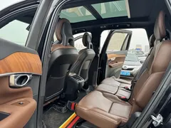 2021 Volvo XC90 7-seat, чёрный — фото 8