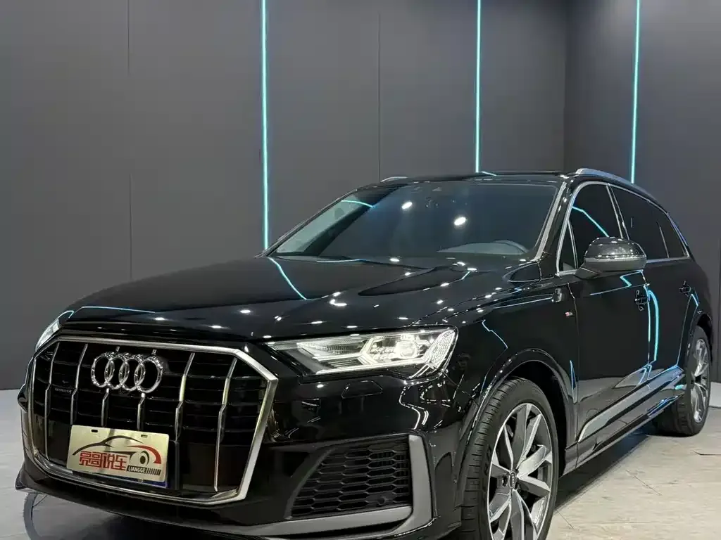 2022 Audi Q7 55 TFSI quattro S line Sport