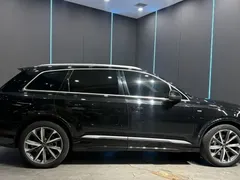 2022 Audi Q7 55 TFSI quattro S line Sport, чёрный — фото 4