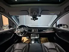 2022 Audi Q7 55 TFSI quattro S line Sport, чёрный — фото 9