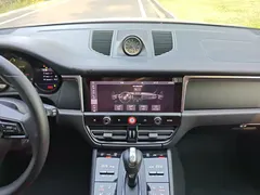 2022 Porsche Macan 2.0T — фото 24
