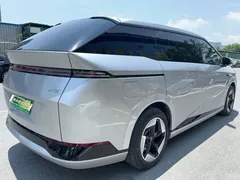 2024 Xpeng X9 702 Extra Long Range Max — фото 12
