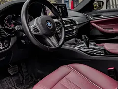 2021 BMW 5 Series 530Li Leading M Sport Package, чёрный — фото 7