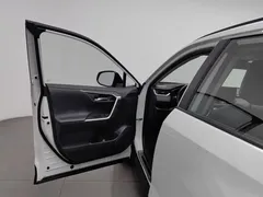 2023 Toyota RAV4 Hybrid 2.5L E-CVT 2WD Elite Plus, белый — фото 8