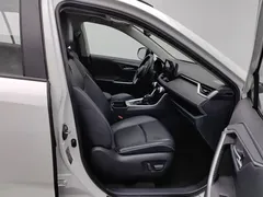 2023 Toyota RAV4 Hybrid 2.5L E-CVT 2WD Elite Plus, белый — фото 23