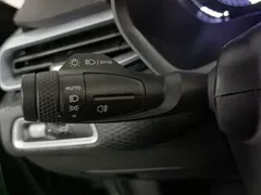 2022 Geely Emgrand 4th Gen 1.5L MT Elite — фото 21
