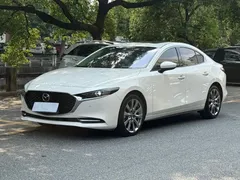 2020 Mazda 3 2.0L Compression Ignition Premium, белый — фото 3