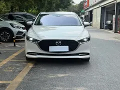 2020 Mazda 3 2.0L Compression Ignition Premium, белый — фото 4