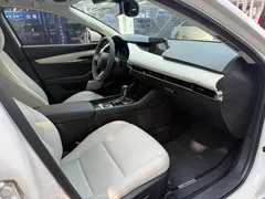 2020 Mazda 3 2.0L Compression Ignition Premium, белый — фото 7