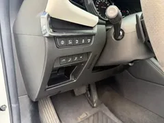 2020 Mazda 3 2.0L Compression Ignition Premium, белый — фото 14