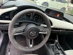 2020 Mazda 3 2.0L Compression Ignition Premium, белый — фото 15