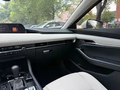 2020 Mazda 3 2.0L Compression Ignition Premium, белый — фото 19