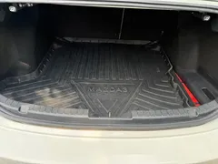 2020 Mazda 3 2.0L Compression Ignition Premium, белый — фото 25