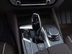 2022 BMW 5 Series 525Li Luxury Package, чёрный — фото 14