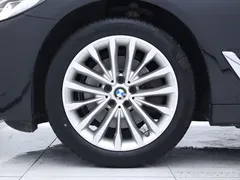 2022 BMW 5 Series 525Li Luxury Package, чёрный — фото 19