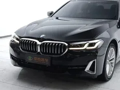 2022 BMW 5 Series 525Li Luxury Package, чёрный — фото 20