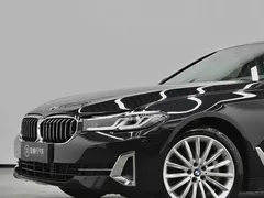 2022 BMW 5 Series 530Li Premium Luxury Package, чёрный — фото 7