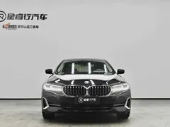 2022 BMW 5 Series 530Li Premium Luxury Package, чёрный — фото 12