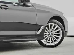 2022 BMW 5 Series 530Li Premium Luxury Package, чёрный — фото 17