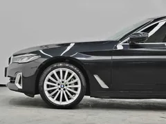 2022 BMW 5 Series 530Li Premium Luxury Package, чёрный — фото 26