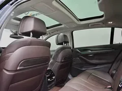 2022 BMW 5 Series 530Li Premium Luxury Package, чёрный — фото 33