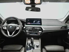 2022 BMW 5 Series 530Li Premium Luxury Package, чёрный — фото 34