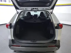 2022 Toyota RAV4 2.0L CVT 2WD Fashion, белый — фото 4
