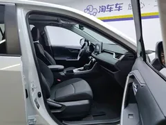 2022 Toyota RAV4 2.0L CVT 2WD Fashion, белый — фото 8