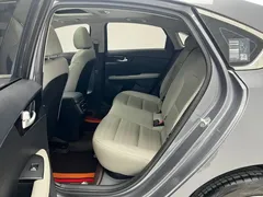 2023 Kia Cerato 1.5L CVT Luxury — фото 18