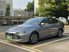 2024 BYD Qin PLUS Honor DM-i PHEV 55km Leading — фото 1