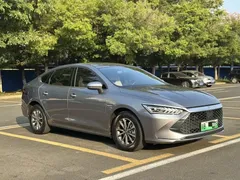 2024 BYD Qin PLUS Honor DM-i PHEV 55km Leading — фото 3