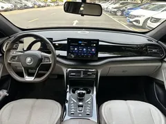 2024 BYD Qin PLUS Honor DM-i PHEV 55km Leading — фото 8