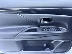2021 Mitsubishi Outlander 2.0L 2WD 5-seat, белый — фото 10