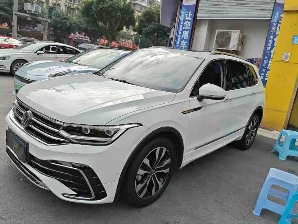 2023 Volkswagen Tiguan L 330TSI AT 2WD R-Line