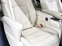 2021 Toyota Alphard Hybrid 2.5L Luxury, белый — фото 18