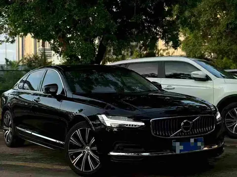 2022 Volvo S90