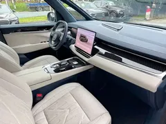 2024 Zeekr 009 7-seat 4WD 108kWh — фото 12