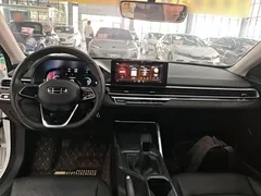 2022 Geely Emgrand 4th Gen 1.5L MT Luxury, белый — фото 10