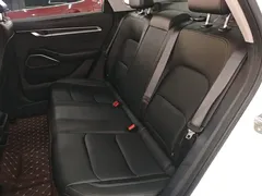 2022 Geely Emgrand 4th Gen 1.5L MT Luxury, белый — фото 17