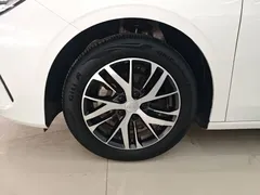 2022 Geely Emgrand 4th Gen 1.5L MT Luxury, белый — фото 23