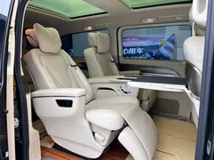 2022 Mercedes-Benz V-Class V 260 L Long Wheelbase Premium, чёрный — фото 34