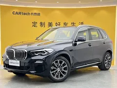 2021 BMW X5 M Sport Package, чёрный — фото 1