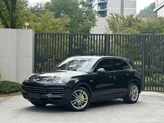 2023 Porsche Cayenne E-Hybrid 2.0T PHEV, чёрный — фото 1