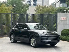 2023 Porsche Cayenne E-Hybrid 2.0T PHEV, чёрный — фото 3