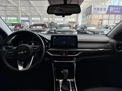2021 Kia Cerato 1.5L CVT Fashion, белый — фото 5