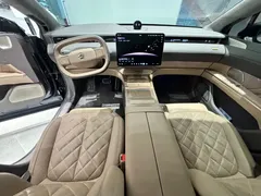 2025 Nio ET9 102kWh Launch Limited Edition, синий — фото 10