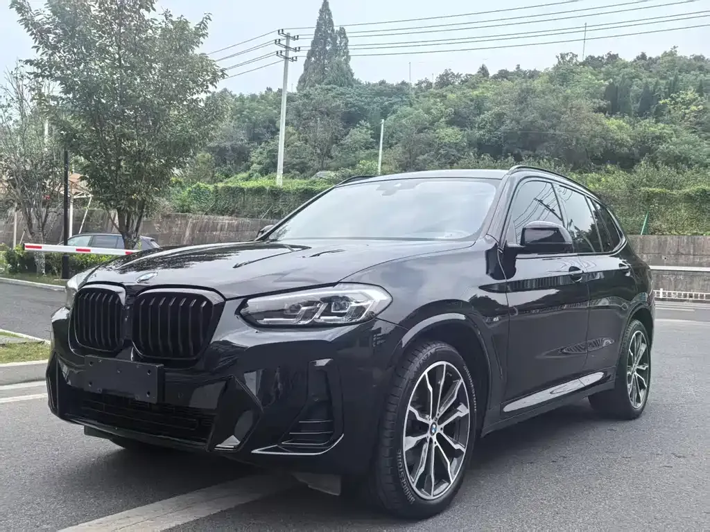 2023 BMW X3 Leading M Night Package