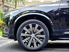 2021 Volvo XC90 B5 Luxury 7-seat, чёрный — фото 7